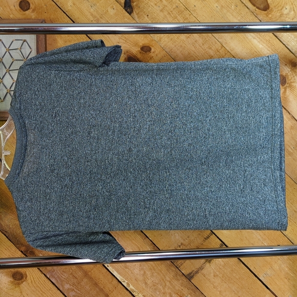 5/$15 Mad Game XL boys grey athletic shirt - Picture 3 of 3